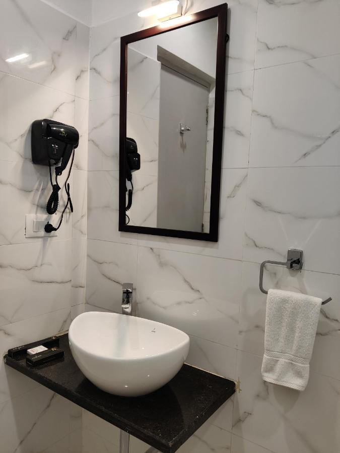 Vijayawāda Park Iris Hotels, Bharathi Nagar מראה חיצוני תמונה